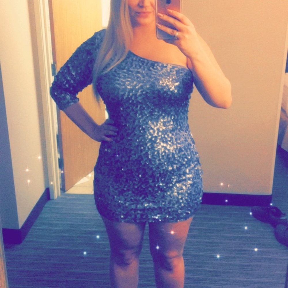 Krush One-Shoulder Silver Sequin Dress